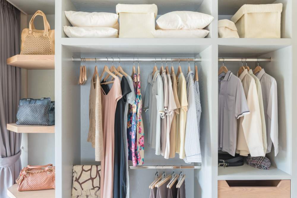 De-clutter a Closet